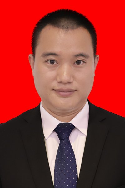 邱强